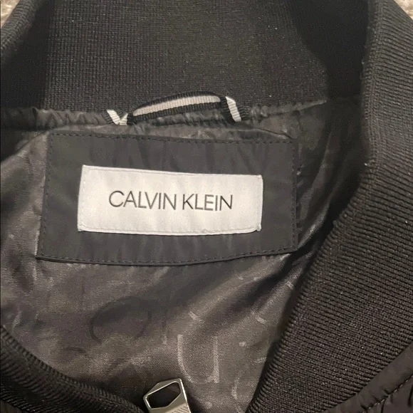 Calvin Klein Black Quilted Bomber Jacket with Sleeve Pocket - Picture 2 of 4